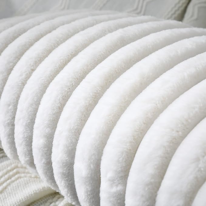 PANOD Faux Fur Decorative Long Lumbar Throw Pillow Covers 14 x 20,Boho Long Lumbar Pillow Covers Pillow Case Cushion Cover for Bed Sofa Farmhouse Livingroom,White