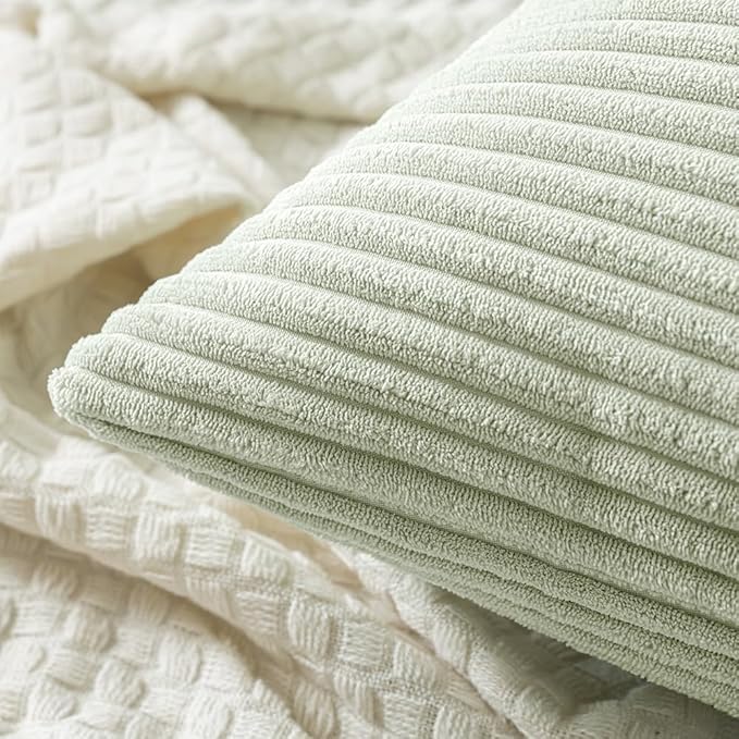 MIULEE Pack of 2 Pillow Covers Soft Soild Decorative Throw Pillow Covers Set Cushion Cases Pillowcases for Sofa Bedroom Car 12 x 20 Inch 30 x 50 Cm Light Green