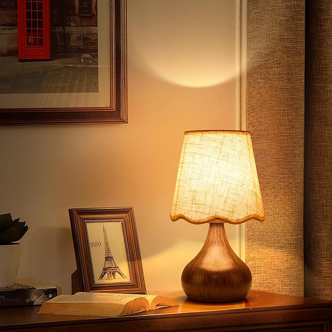 Wood Grain Small Table Lamp, Farmhouse Bedroom Lamps for Bedside Nightstand, Vintage Small Table Lamps for Small Spaces for Kitchen Counter, Home Office, Living Room, Kids Dorm, Bookshelf