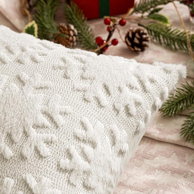 MIULEE Christmas Snowflake Decorative Throw Pillow Covers Set of 2,Soft Fluffy Faux Wool Winter Holiday Couch Pillows for Farmhouse Boho Home Decor Sofa Bed Porch Living Room 20x20 Inch Cream White