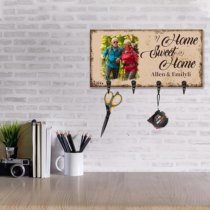 Personalized Family Photo Key Holder Custom Photos Wall Mount Wooden Key Hanger with Family Name Keychain Organizer Hanger for Wall Entryway Home Decor Housewarming Gifts for Birthday,01