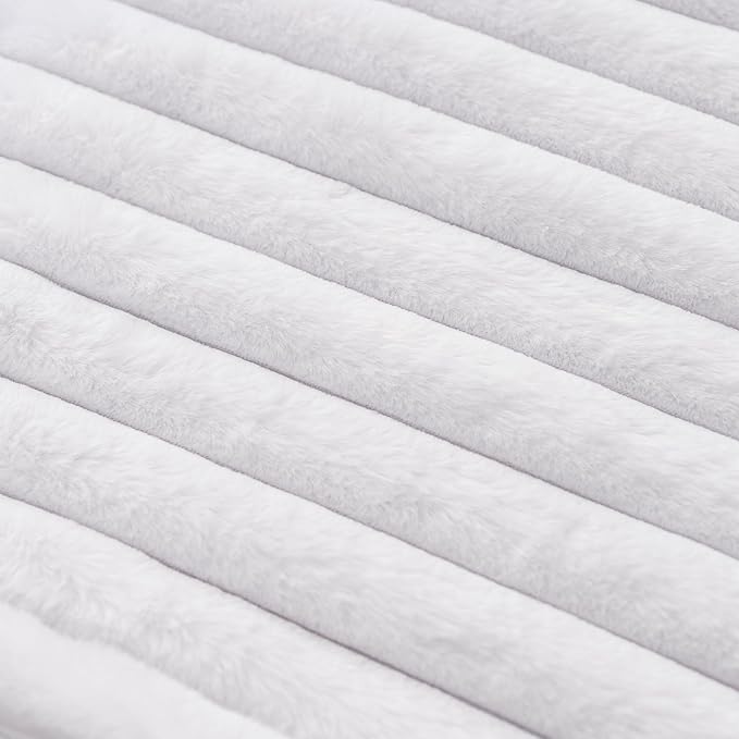 NiNi ALL Faux Fur Plush Throw Pillow Covers White 22x22 Inch Set of 2 Decorative Soft Plush Striped Couch Pillow Cover for Sofa Cushion Cases for Couch Bed Home Decor