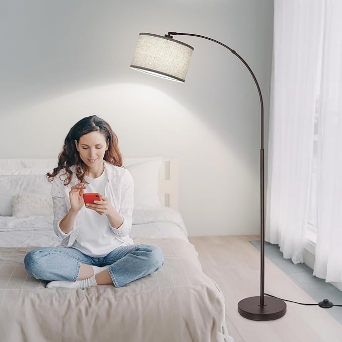 Floor Lamp for Living Room，Arc Floor Lamp with Adjustable Lamp Head Tall Pole Standing Lamp with On/Off Pedal Switch Over Couch Arched Reading Light for Bedroom Study Room 8W LED Bulb Included （Brown）