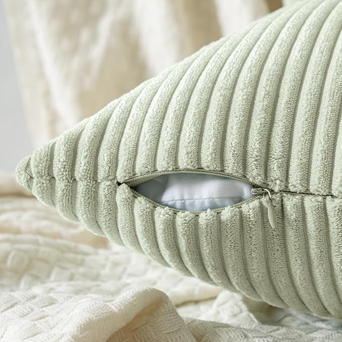 MIULEE Pack of 2 Pillow Covers Soft Soild Decorative Square Throw Pillow Covers Set Cushion Cases Pillowcases for Sofa Bedroom Car 16 x 16 Inch 40 x 40 Cm Light Green