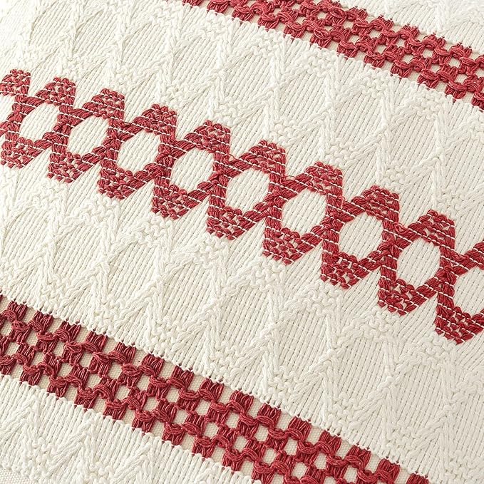 MIULEE Set of 2 Christmas Red Boho Decorative Pillow Covers 18x18 Inch Farmhouse Rustic Couch Throw Pillows Modern Cotton Cushion Covers Retro Cute Macrame Woven Home Decor for Bed Sofa Chair