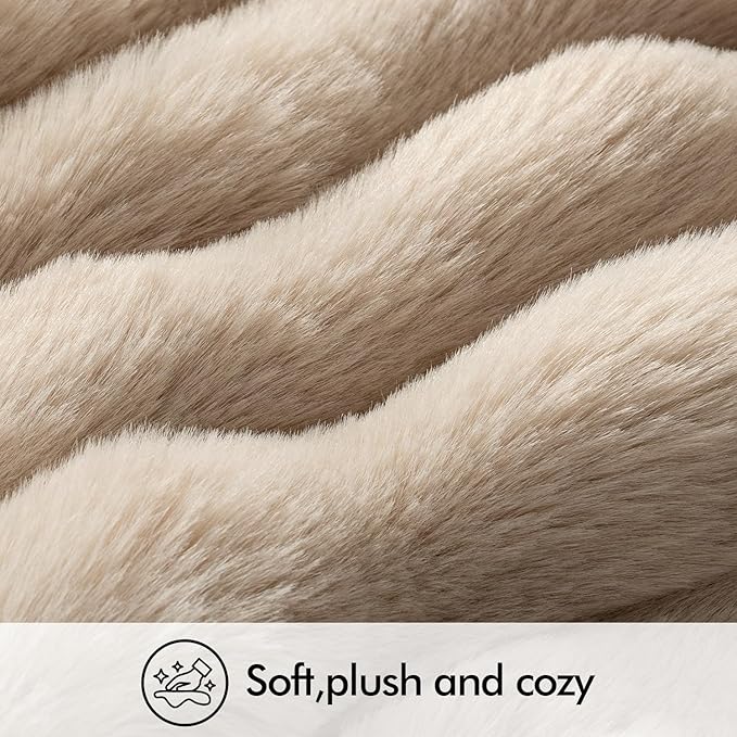 MIULEE Pack of 2 Decorative Pillow Covers Thick Soft Plush Faux Fur Throw Pillows Luxury Home Decor for Couch Bedroom Living Room Sofa,18x18 Inch Khaki
