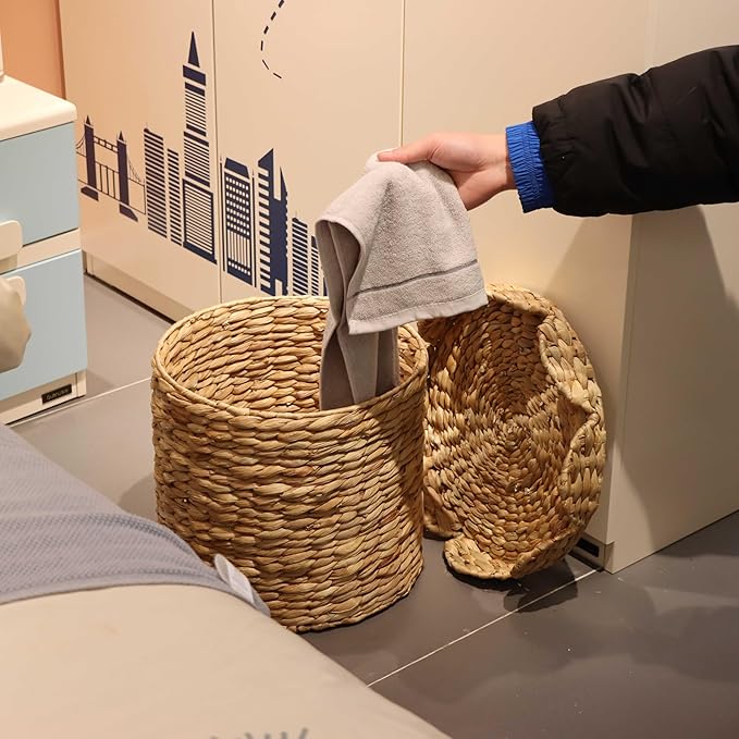 Vintage Woven Storage Basket with Scalloped Lid - Handwoven Water Hyacinth Laundry Hamper for Clothes, Blankets, Toys Organizing - Natural Wicker Basket with Lid (Large Round)