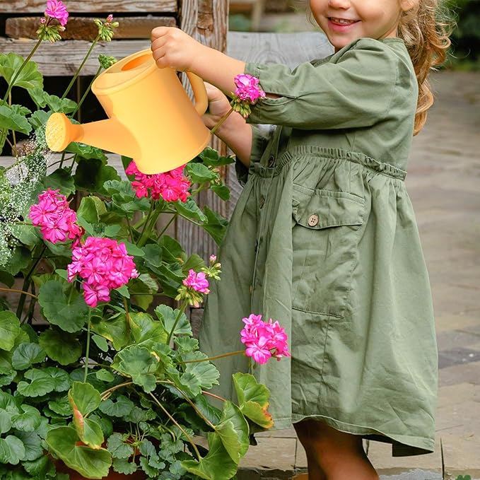 Small Watering Can for Kids, 700ml/23.7 Oz Plastic Watering Can for Indoor Plants Garden Flower (Blue)