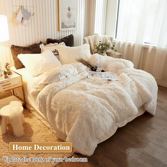 XeGe Faux Fur Throw Pillow Cases, Plush Shaggy Ultra Soft Pillow Covers, Fluffy Crystal Velvet Decorative Pillowcases, Furry Fuzzy Pillow Shams Zipper Closure, Set of 2(Standard, Light Beige)