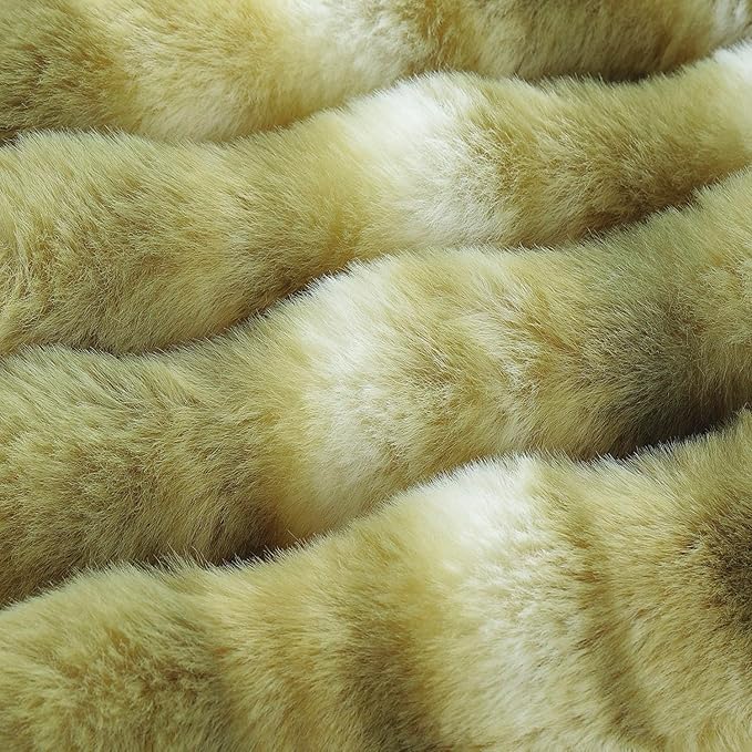MADIZZ Pack of 2 Thick Plush Wool Throw Pillow Covers 22x22 Inch Green Soft Neutral Decorative Throw Pillows Accent Boho Cushion Covers for Couch Sofa Bedroom Pillow Shell