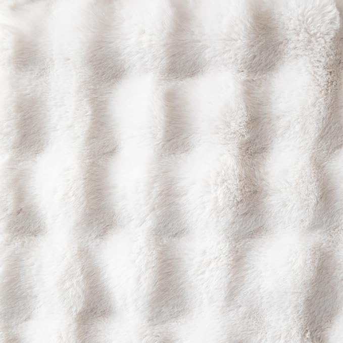 Pack of 2 Thick Plush Throw Pillow Covers Fluffy Wave Faux Fur Decorative Cushion Covers Soft Wool Pillowcase for Sofa Couch Livingroom 24x24 Inch White
