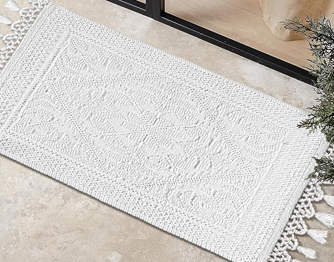 Savi Home Cotton Woven Jacquard Bathroom Rug, Woven Fringe Bathroom Mats, 100% Cotton, Non - Slip Bath Mat, Durable Thick Bath Mat 20”x38” with Fringes, White