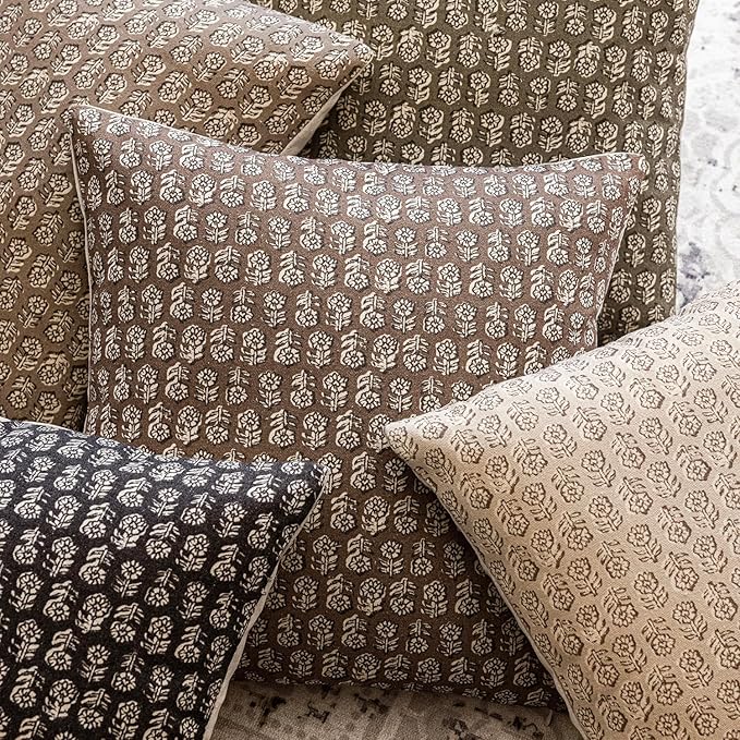 Foindtower Set of 2 Decorative Neutral Floral Print Throw Pillow Covers Vintage Accent Farmhouse Cushion Covers Boho Home Decor for Sofa Chair Couch Bedroom Living Room,18×18 Inch,Brown